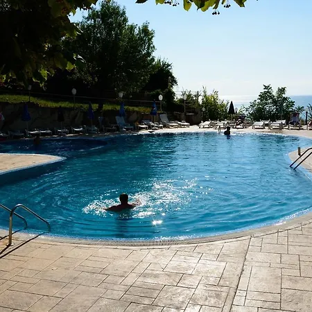 Ahilea - Free Pool Access 3* Baltsjik
