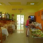 Ahilea - Free Pool Access