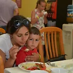 Ahilea - Free Pool Access