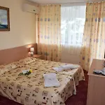 Hotel Ahilea - Free Pool Access