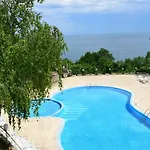 Ahilea - Free Pool Access 3*