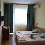 Hotel Ahilea - Free Pool Access Balchik