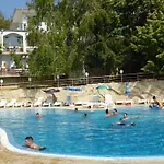 Hotel Ahilea - Free Pool Access 3*