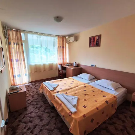 Hotel Ahilea - Free Pool Access Balchik