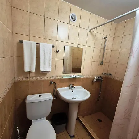 Ahilea - Free Pool Access Отель