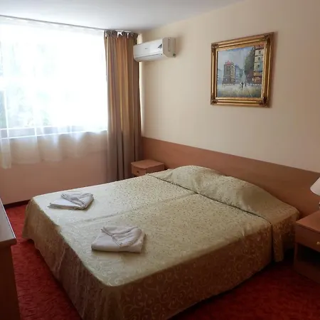 Ahilea - Free Pool Access Hotel