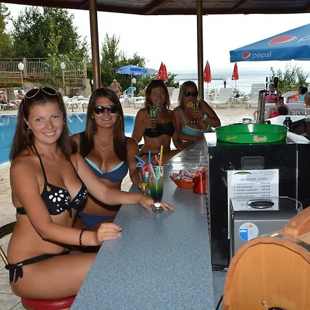 Ahilea - Free Pool Access 3* Balchik