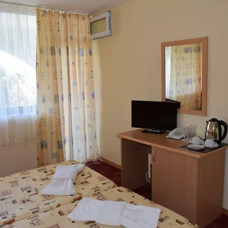 Ahilea - Free Pool Access Hotel
