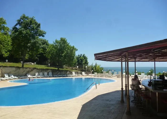 Ahilea - Free Pool Access Hotel 3*