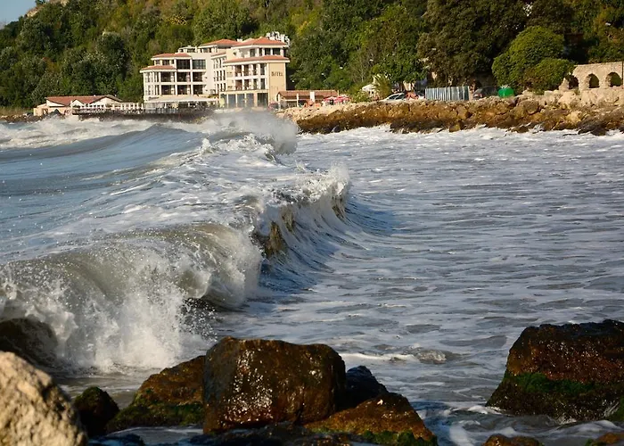 Ahilea - Free Pool Access Hotel Balchik