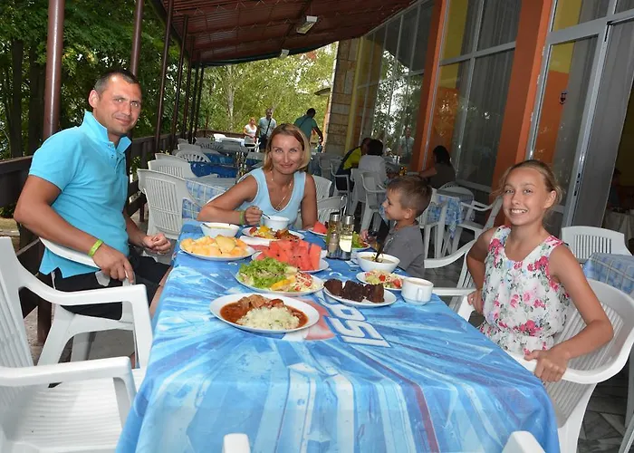 Ahilea - Free Pool Access Hotel