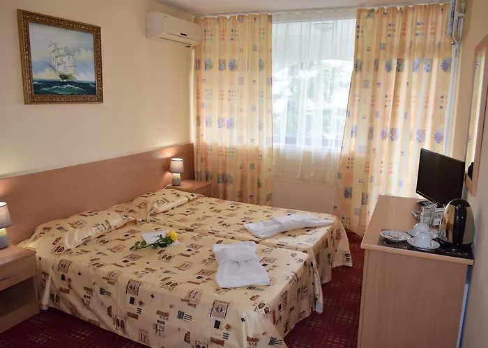 Hotel Ahilea - Free Pool Access