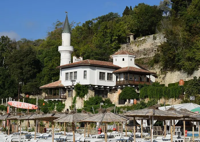 Ahilea - Free Pool Access Hotel 3*