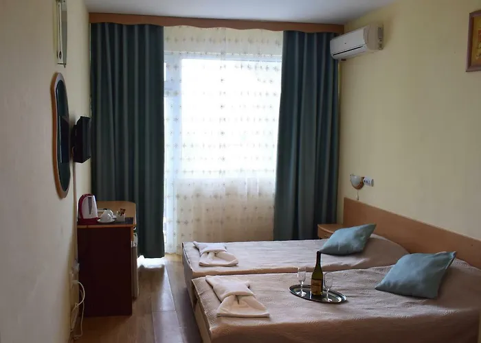 Hotel Ahilea - Free Pool Access Balchik