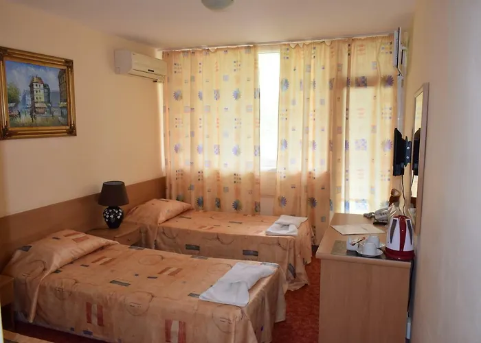 Ahilea - Free Pool Access 3*