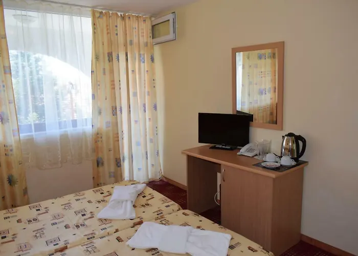 Ahilea - Free Pool Access Hotel